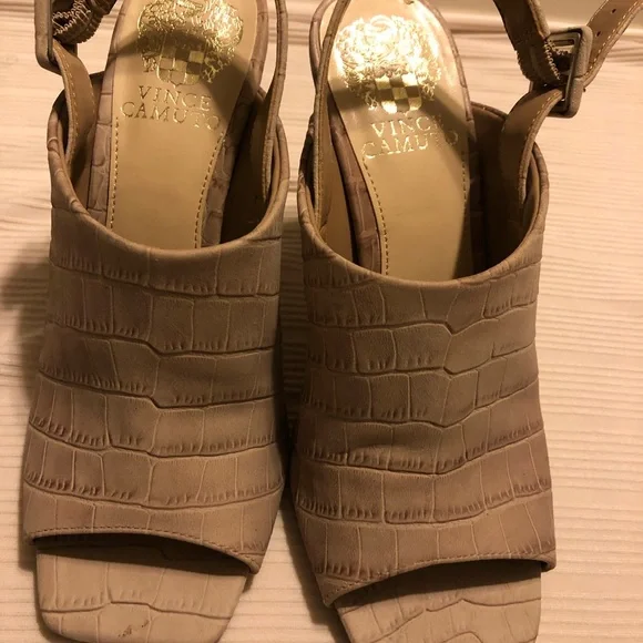 Cream Snakeskin Velvet Vince Camuto Heels - Picture 1 of 7